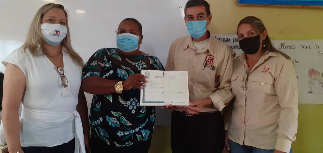 Los colegios Mario Lezama Esquivel y Palúa recibieron los formatos de títulos de nuestros bachilleres