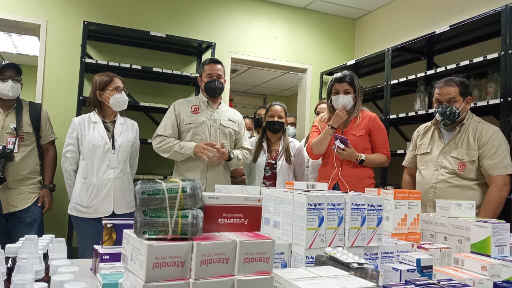 Ferrominera dotó de medicamentos la Clínica Palúa
