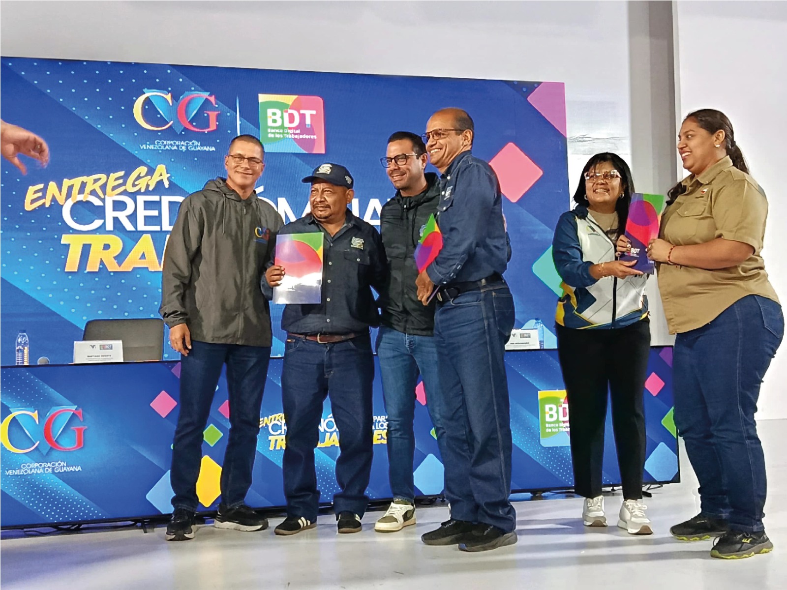 TRABAJADORES DE LAS EMPRESAS BÁSICAS RECIBEN CREDINÓMINA
