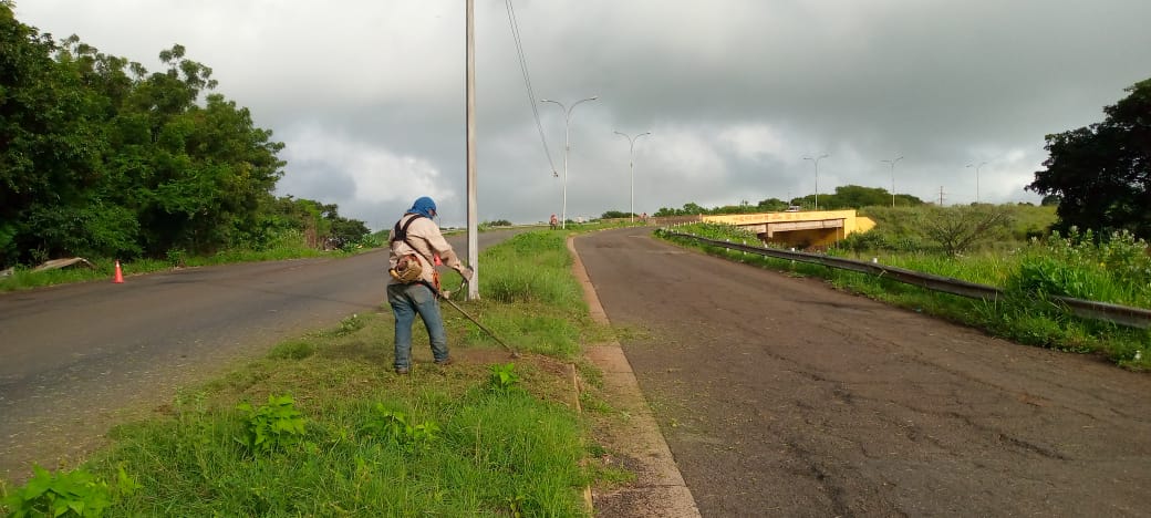 CVG Ferrominera realiza jornada de limpieza desde semáforo de La Floresta