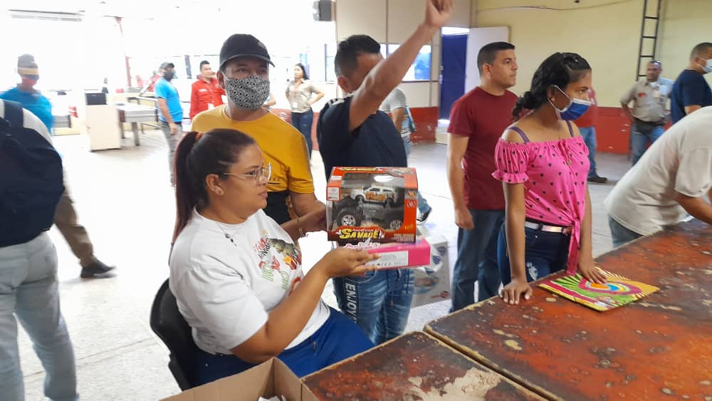 Ferrominera Orinoco entrega juguetes a los hijos de los trabajadores