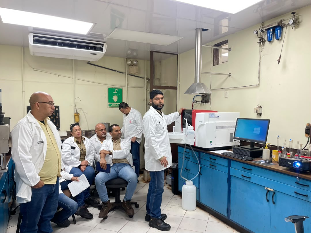 Laboratorio de Calidad de Planta de Briquetas moderniza equipo para análisis de muestras