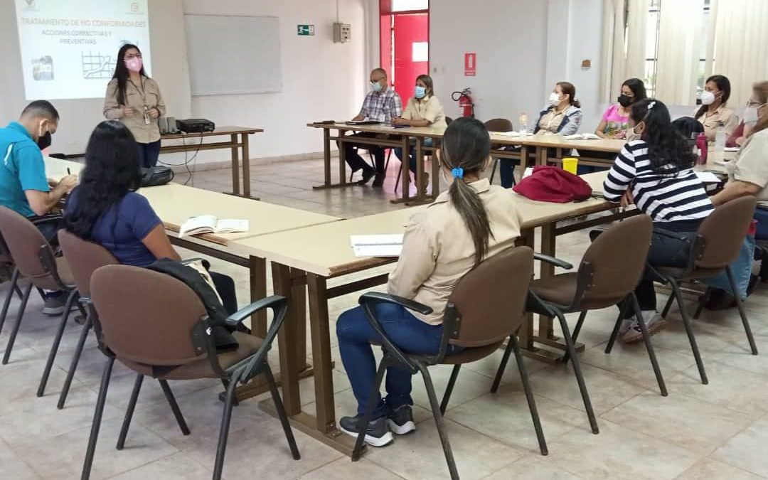 Nuevos facilitadores internos presentan práctica docente