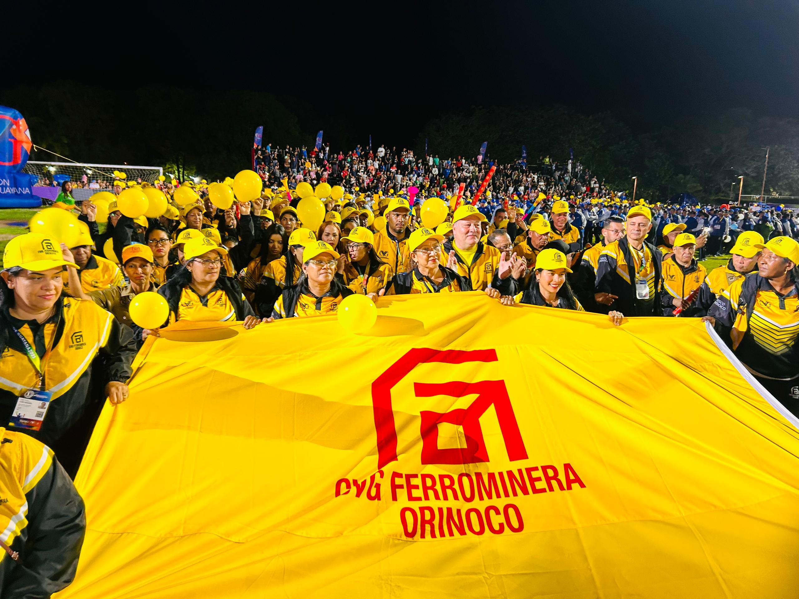Locomotora Amarilla brilla en el desfile inaugural de los Juegos Interempresas 2025