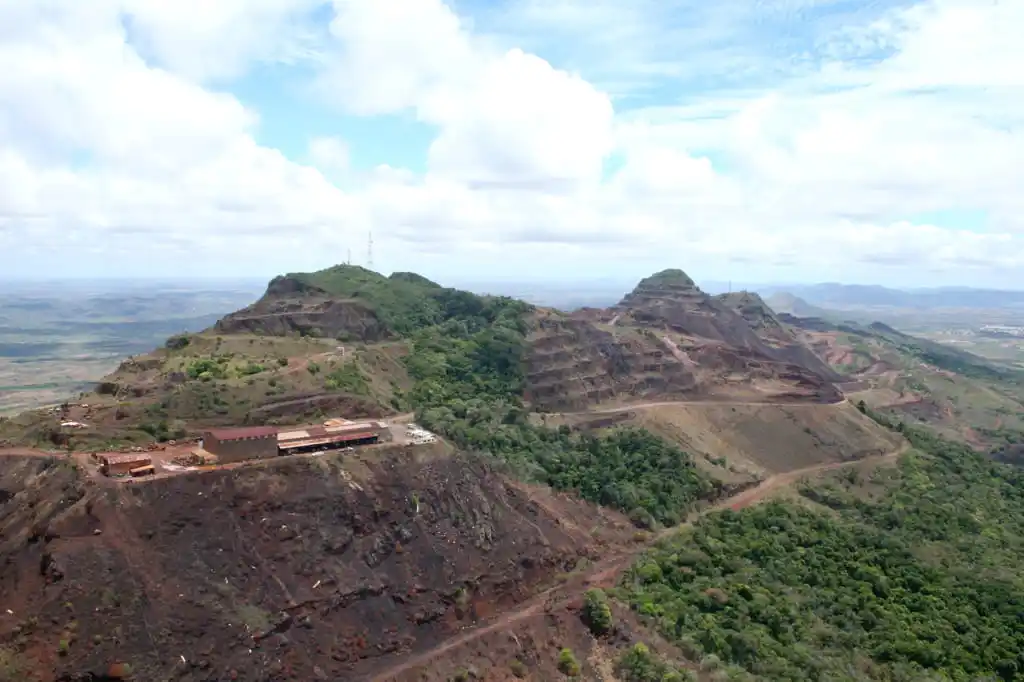 Yacimiento Cerro Bolívar Ferrominera Orinoco Yacimiento Cerro Bolívar Ferrominera Orinoco