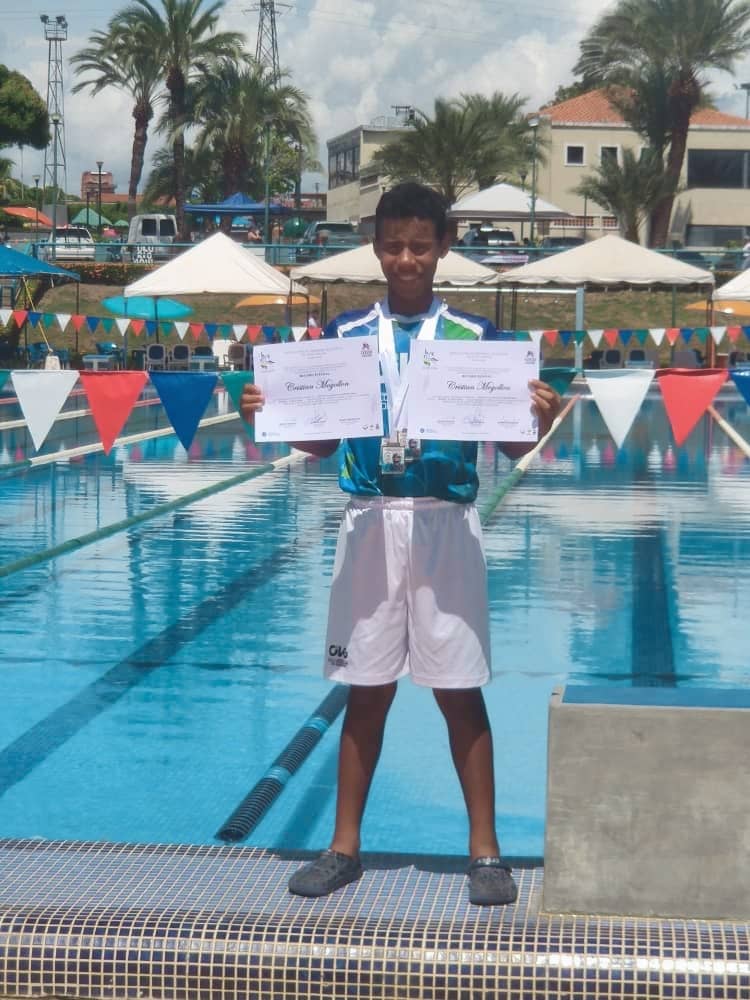 Ferrominerito rompe 2 récords estadales en Campeonato de Natación