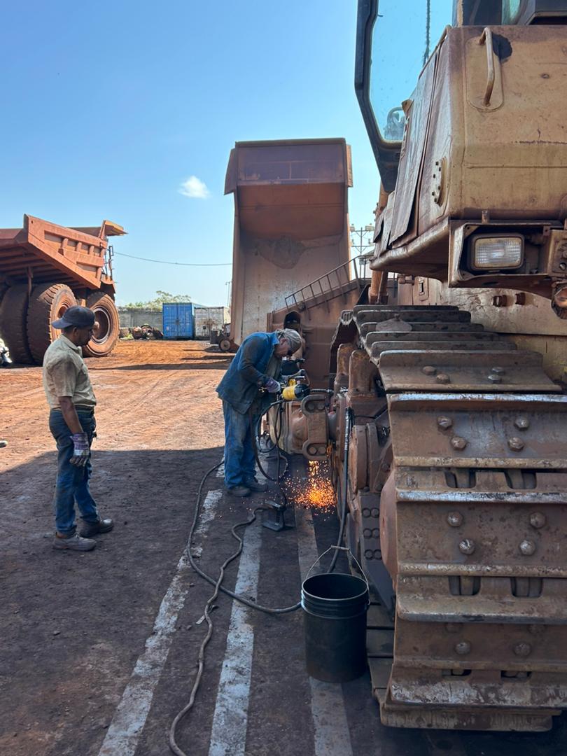 Ferrominera repotencia equipos pesados para el sistema de producción