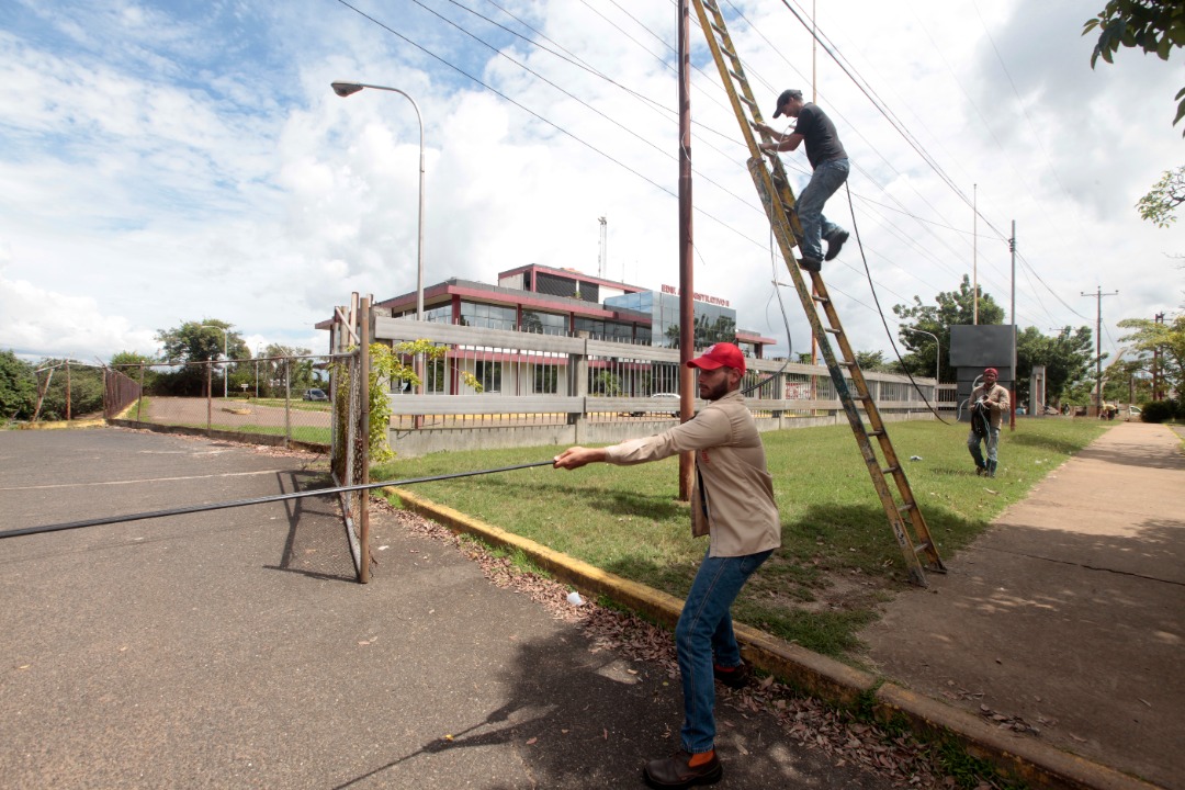 Ferrominera inicia fase de adecuación de fibra óptica