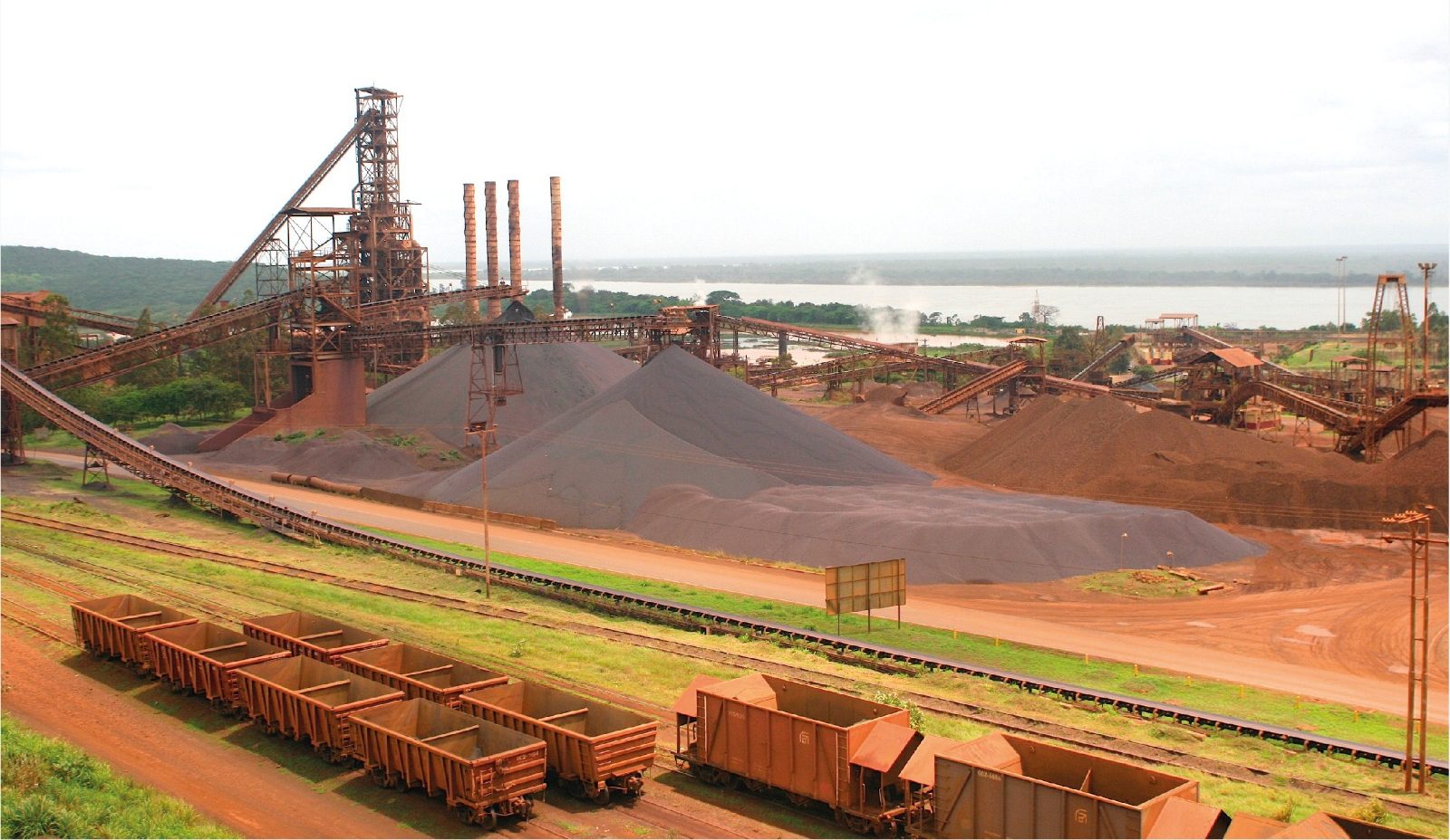 INDUSTRIA DEL HIERRO ALCANZA INCREMENTO DE PRODUCCIÓN EN ABRIL 2026