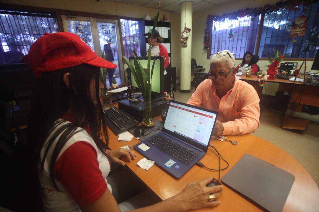 Cientos de trabajadores beneficiados en el Punto Patria