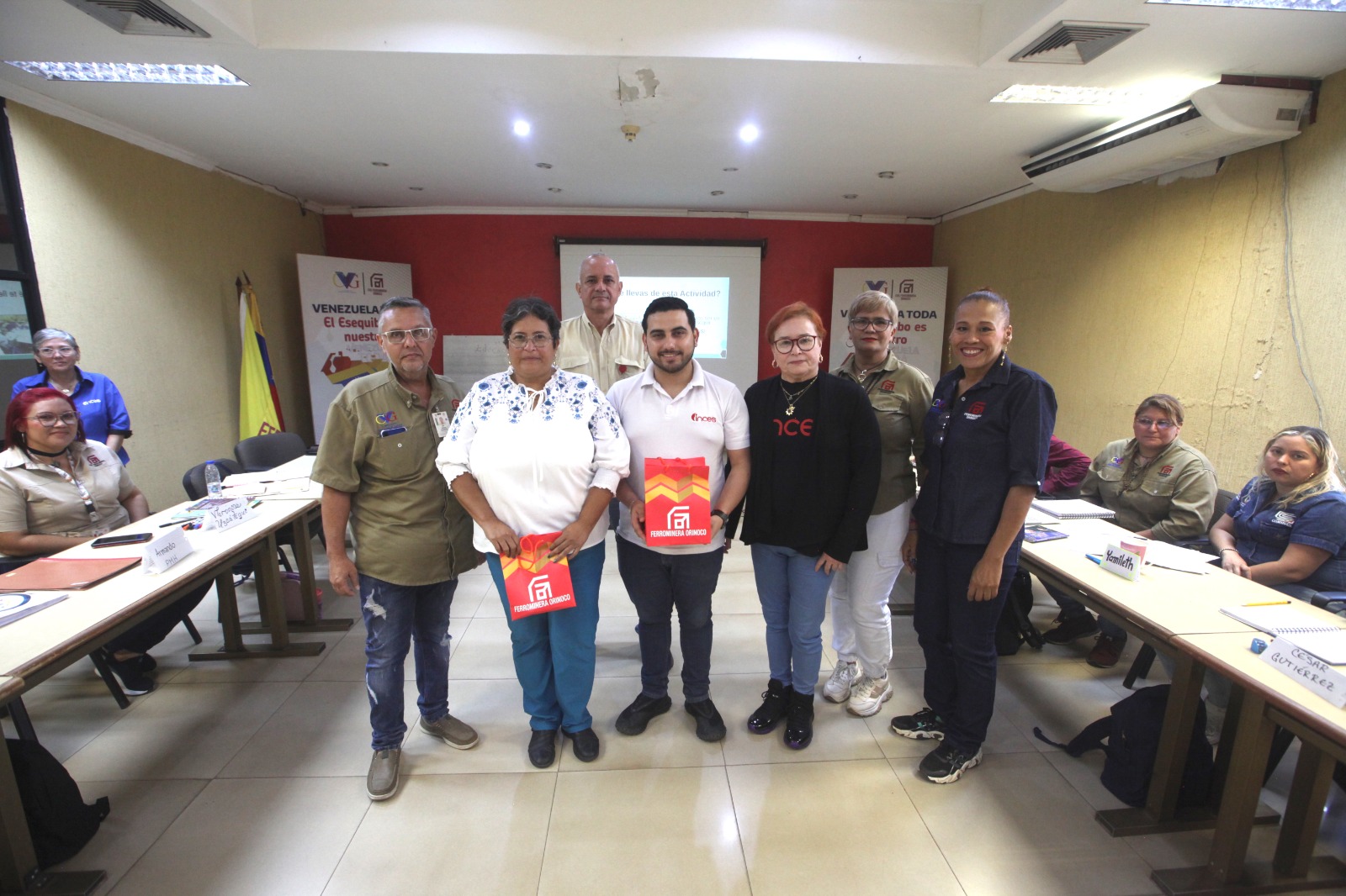 Ferrominera Orinoco recibe visita de representantes nacionales del Inces