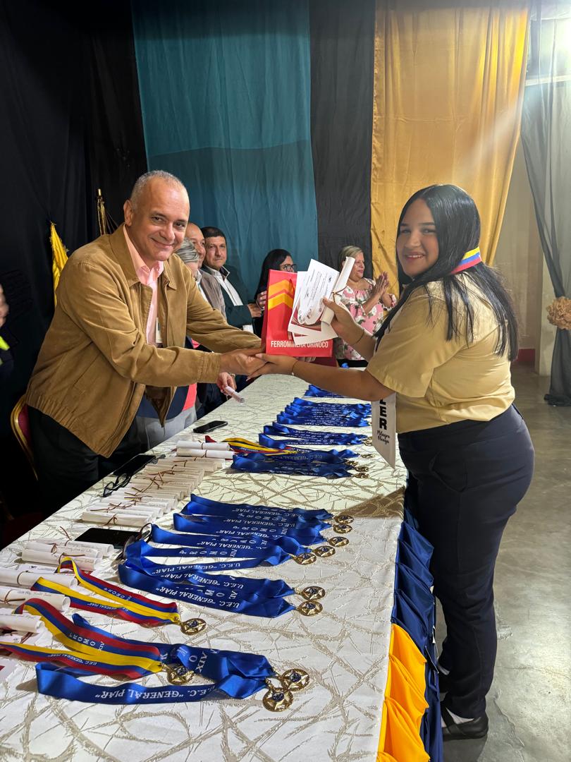 “General Piar” gradúa 70 bachilleres de la República