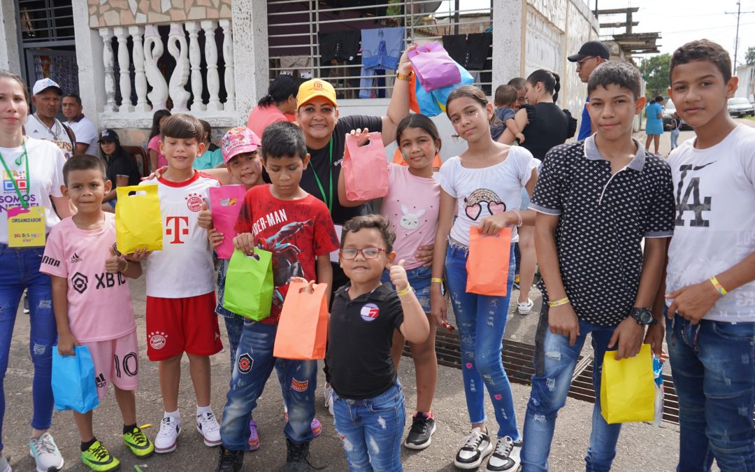 Ferrominera agasaja a los niños en su día
