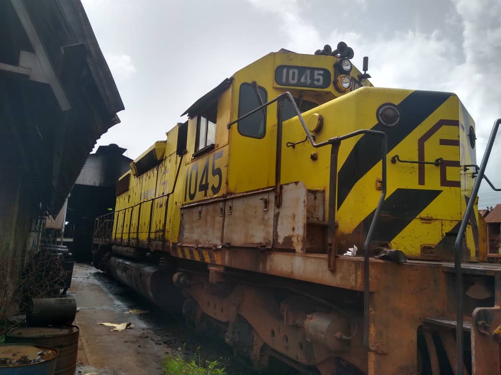 locomotora 1045