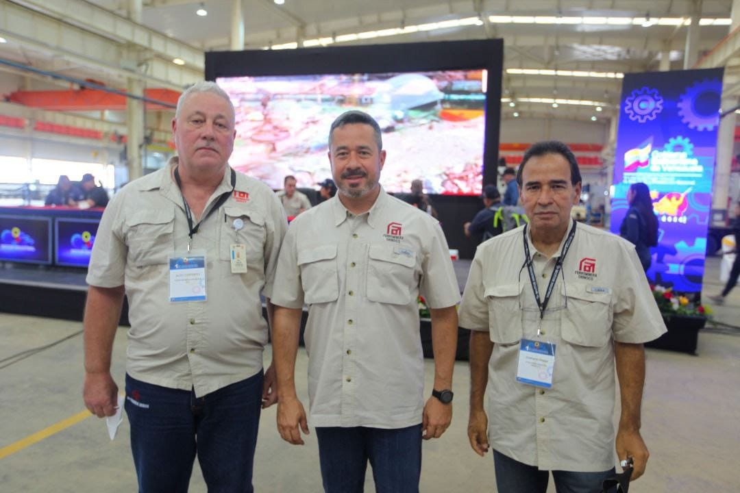 Presidente, Abel Jiménez, y los gerentes generales de Operaciones y Operaciones Siderúrgicas, Aldo Cantafio y Adalberto Ortega.